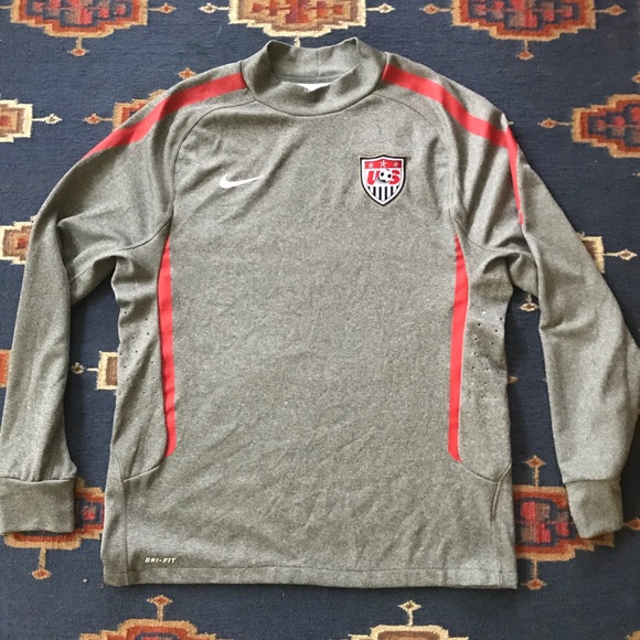 nike soccer long sleeve